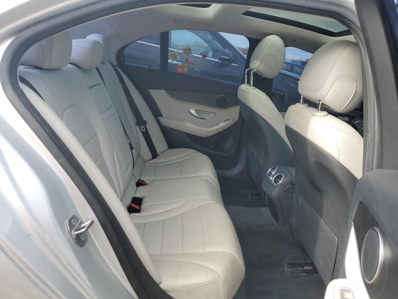2017 Mercedes-Benz C 300 VIN: 55SWF4JB2HU196907 Lot: 85298105