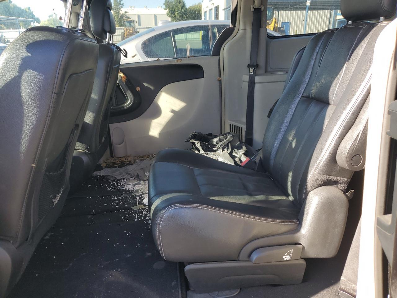 2015 Chrysler Town & Country Touring VIN: 2C4RC1BG9FR577347 Lot: 85853375