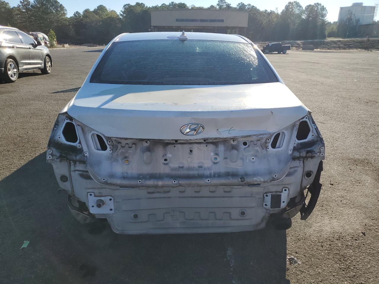 2013 Hyundai Genesis 3.8L VIN: KMHGC4DD6DU258558 Lot: 82549545