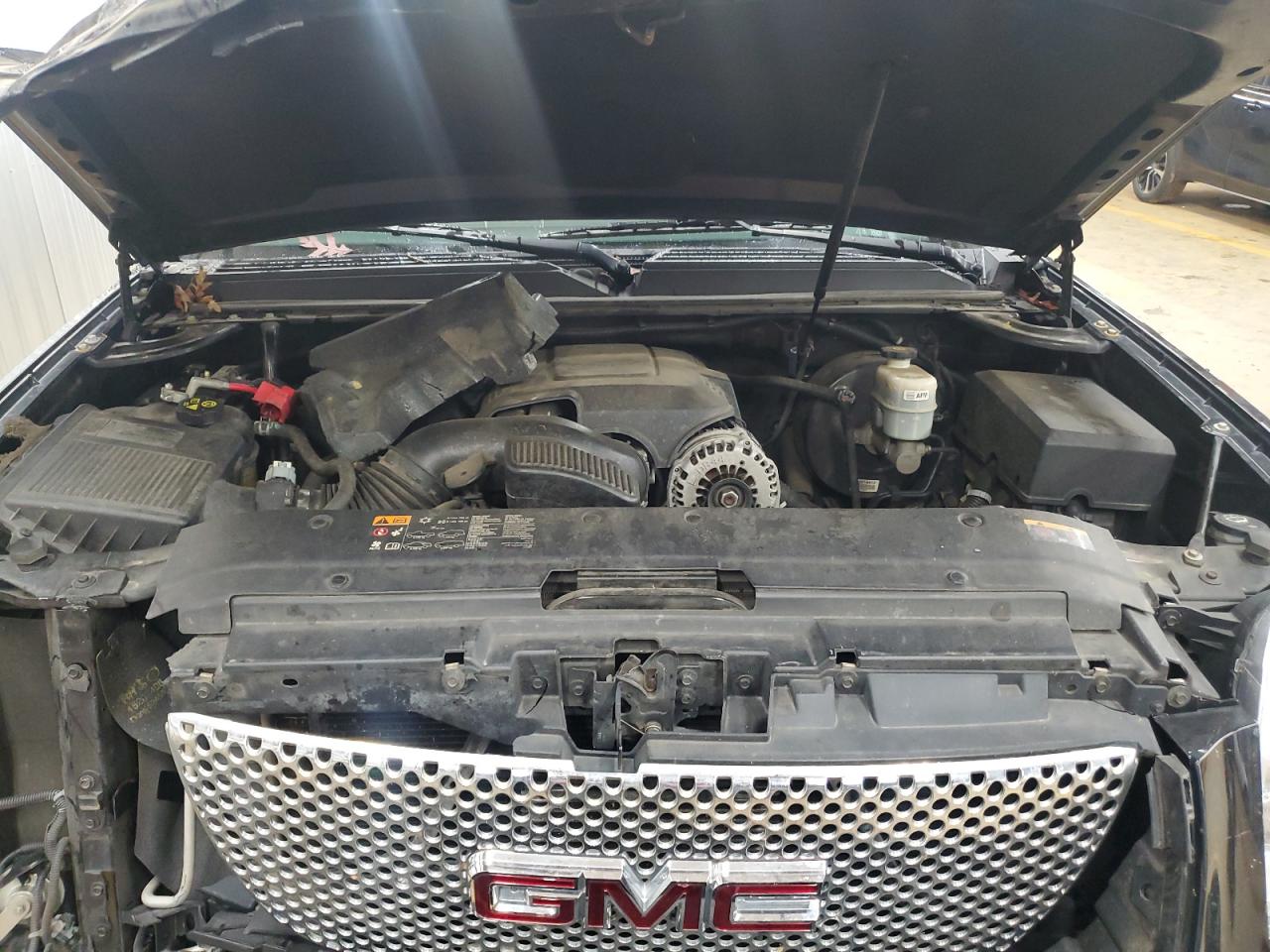 2012 GMC Yukon Xl Denali VIN: 1GKS2MEF8CR217386 Lot: 90392865