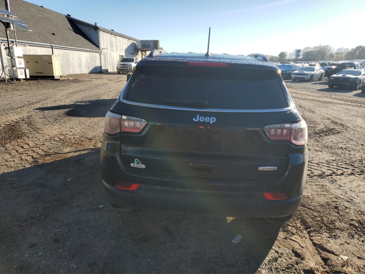 2018 Jeep Compass Latitude VIN: 3C4NJCBB2JT318743 Lot: 90016535