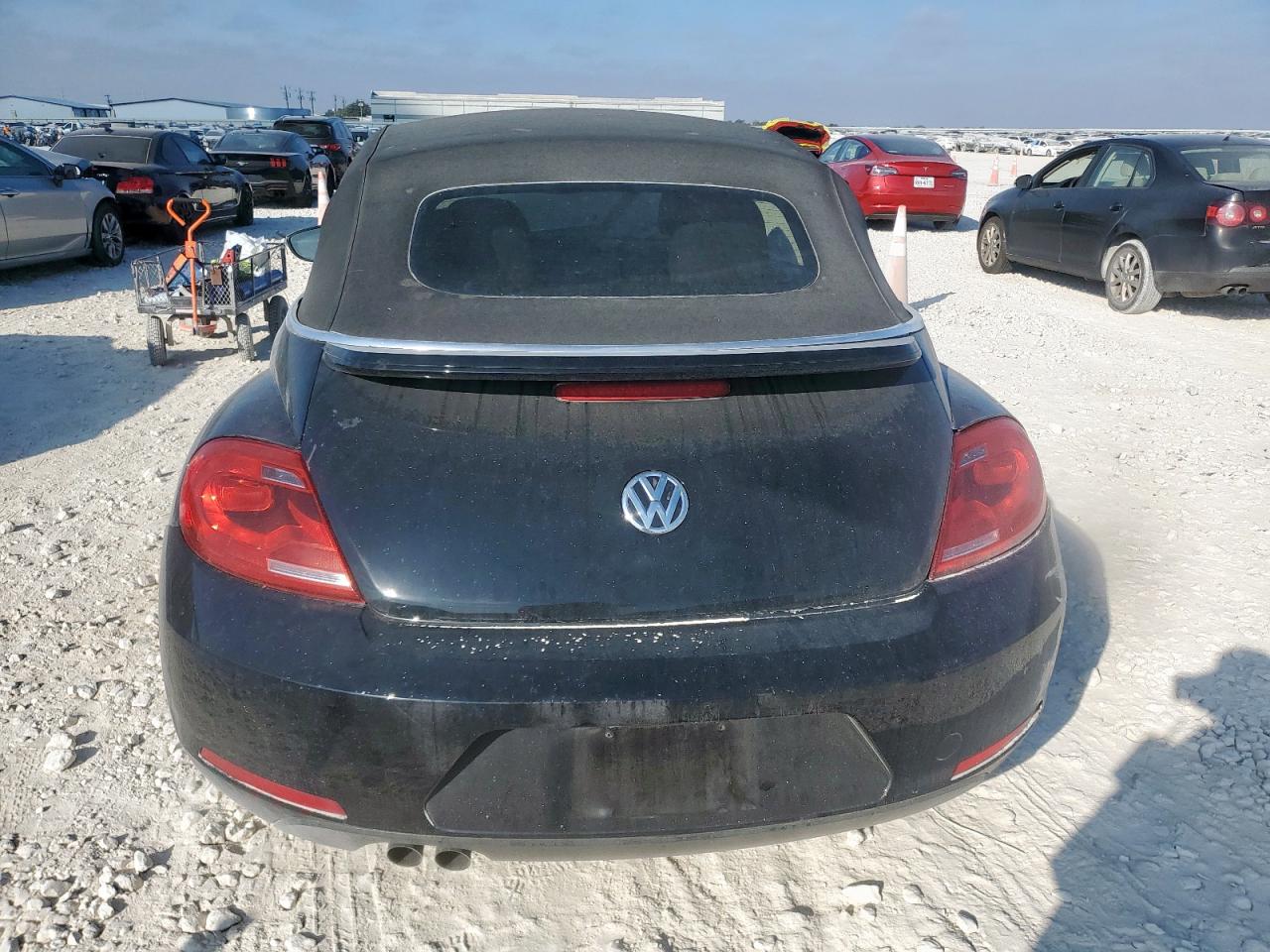 2013 Volkswagen Beetle VIN: 3VW5P7AT7DM802225 Lot: 85496095