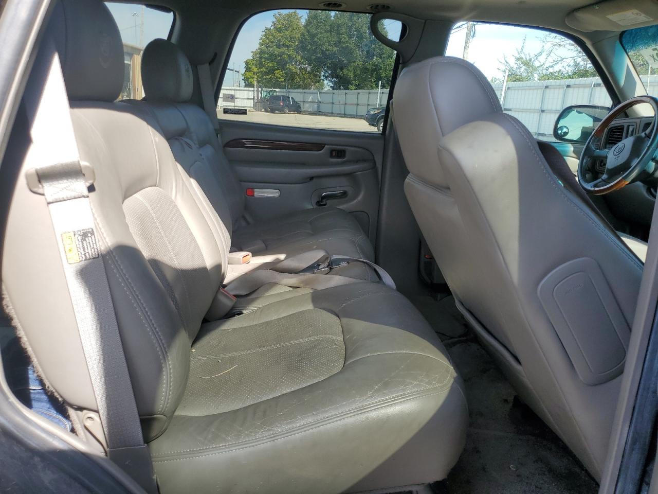 2002 Cadillac Escalade Luxury VIN: 1GYEK63N12R180088 Lot: 85820665