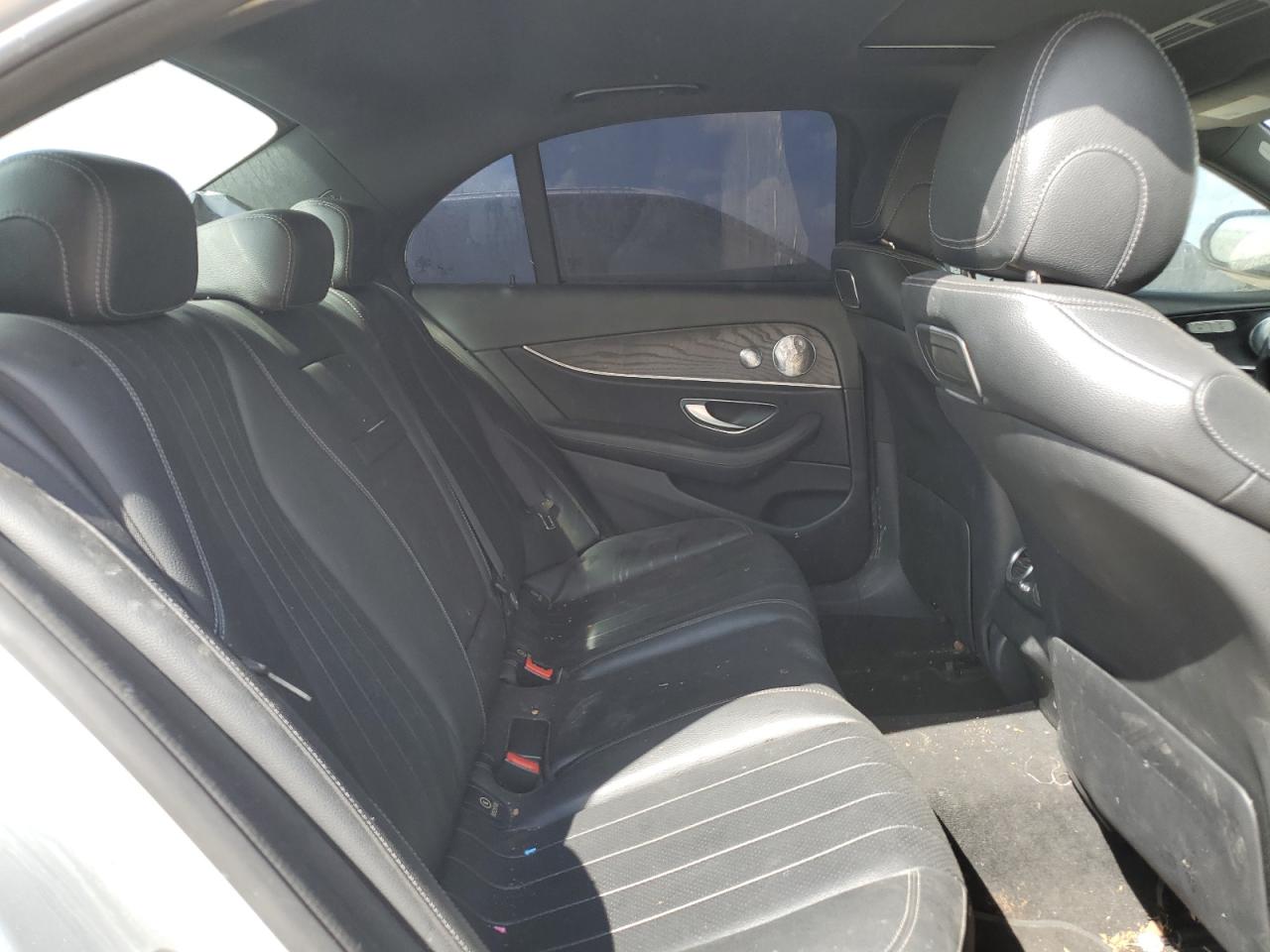 2018 Mercedes-Benz E 300 VIN: WDDZF4JB8JA301565 Lot: 89869155