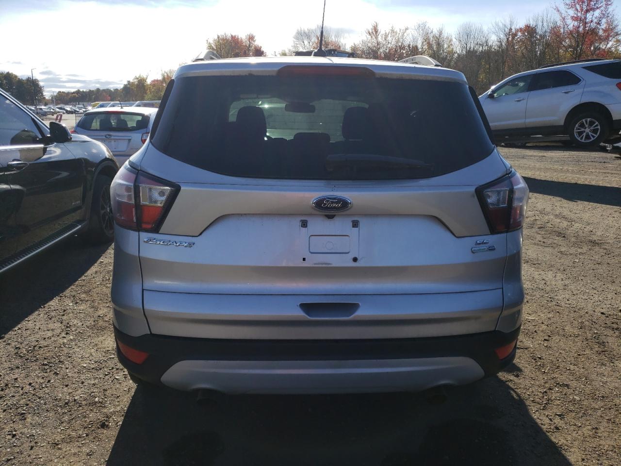 2018 Ford Escape Se VIN: 1FMCU9GD4JUA75143 Lot: 89861265