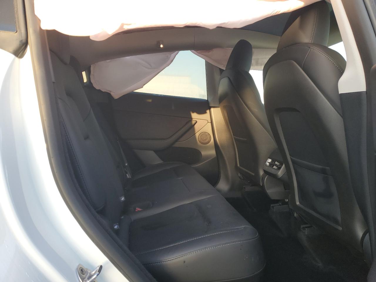 2025 Tesla Model Y VIN: 7SAYGDEF2SF220962 Lot: 90717525