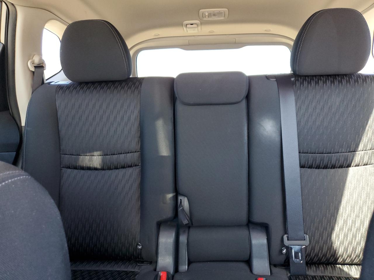 2019 Nissan Rogue S VIN: KNMAT2MT5KP555810 Lot: 85157255