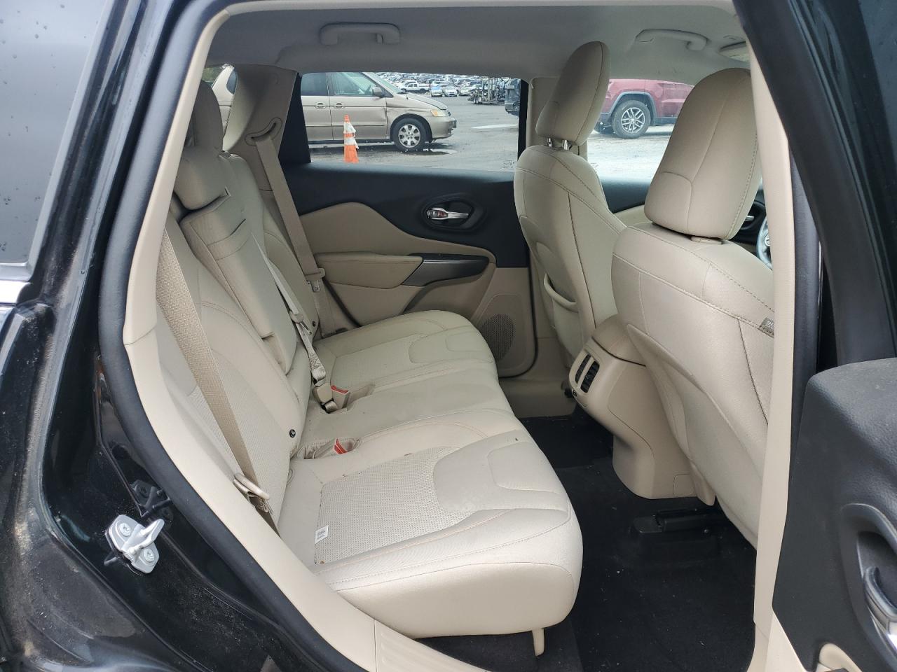 2019 Jeep Cherokee Latitude VIN: 1C4PJLCX2KD111165 Lot: 85194425