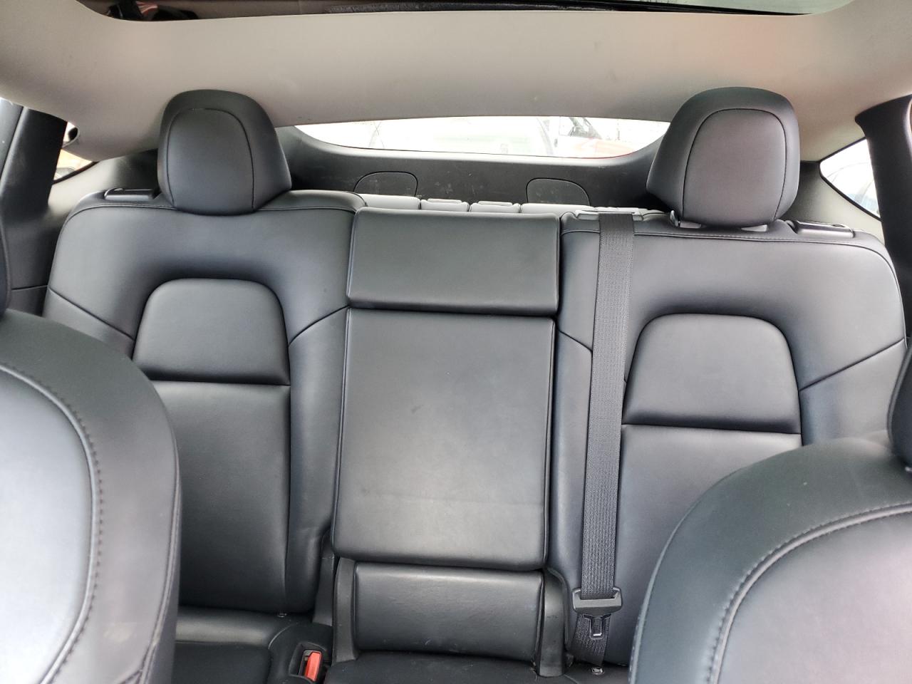 2022 Tesla Model Y VIN: 7SAYGAEE0NF340771 Lot: 85189405