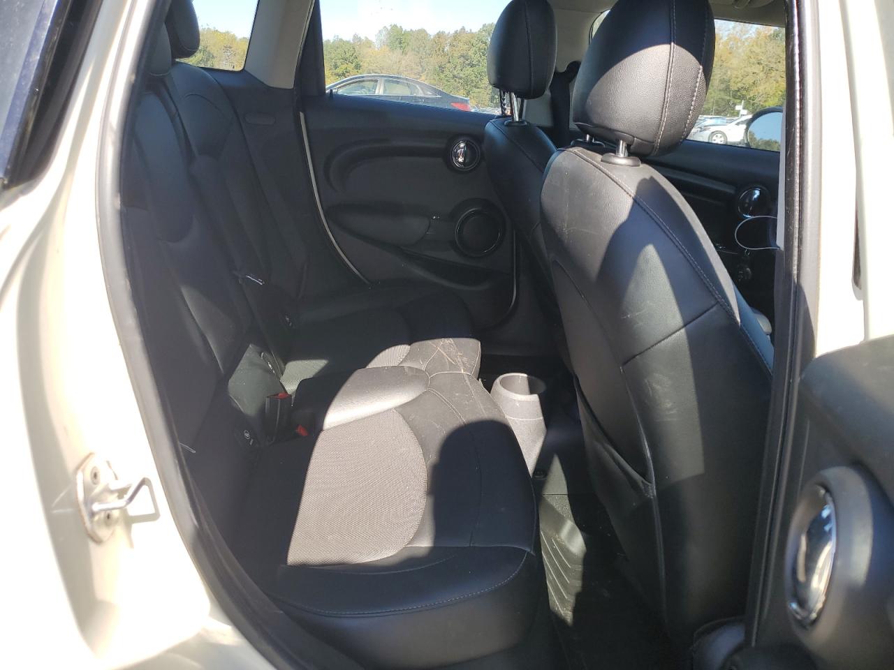 2015 Mini Cooper VIN: WMWXS5C5XFT831930 Lot: 82584965