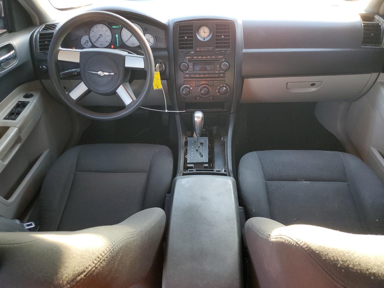 2005 Chrysler 300 VIN: 2C3JA43R65H585712 Lot: 84654725