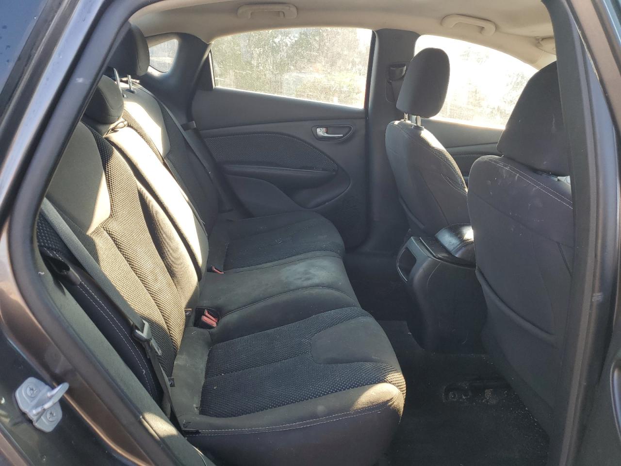 2015 Dodge Dart Sxt VIN: 1C3CDFBB8FD242821 Lot: 90373425