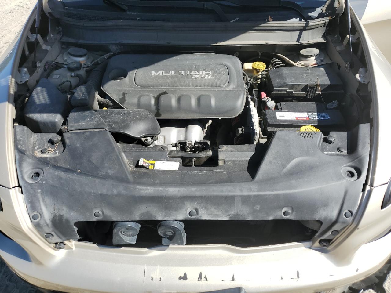 2015 Jeep Cherokee Latitude VIN: 1C4PJMCB8FW663967 Lot: 84020605