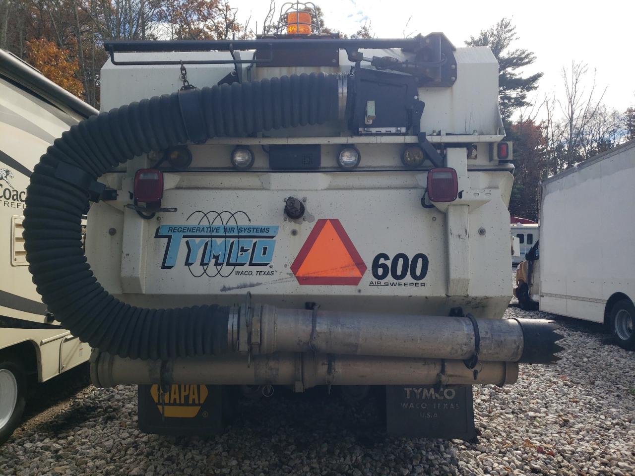 2008 International 4300M7 Street Sweeper Truck VIN: 1HTJTSKN48J695737 Lot: 87093345