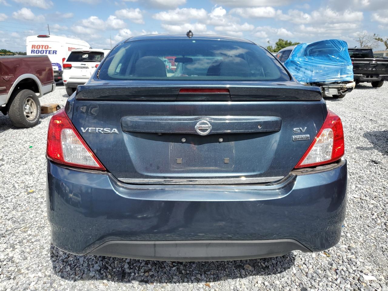 2017 Nissan Versa S VIN: 3N1CN7AP4HL820392 Lot: 85692865