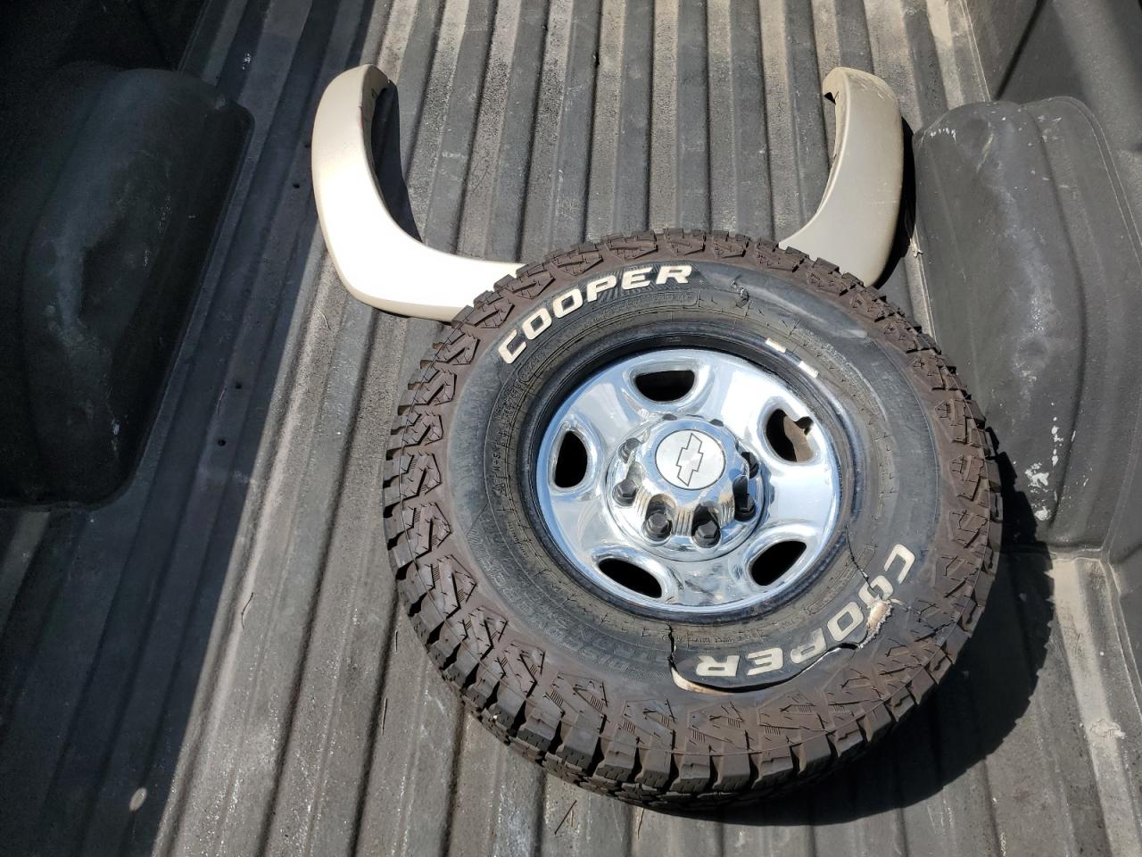 2006 Chevrolet Silverado C2500 Heavy Duty VIN: 1GCHC29U46E282411 Lot: 84884375