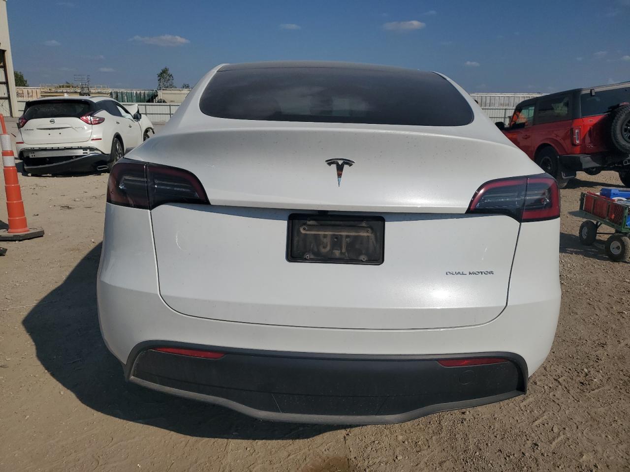 2023 Tesla Model Y VIN: 7SAYGDEE5PA144262 Lot: 84972305