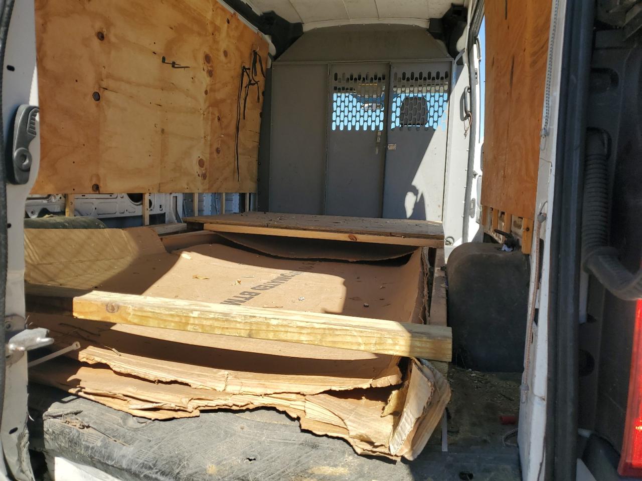 2015 Ford Transit Cargo Van T- VIN: 1FTNR2CM6FKB12563 Lot: 90295635