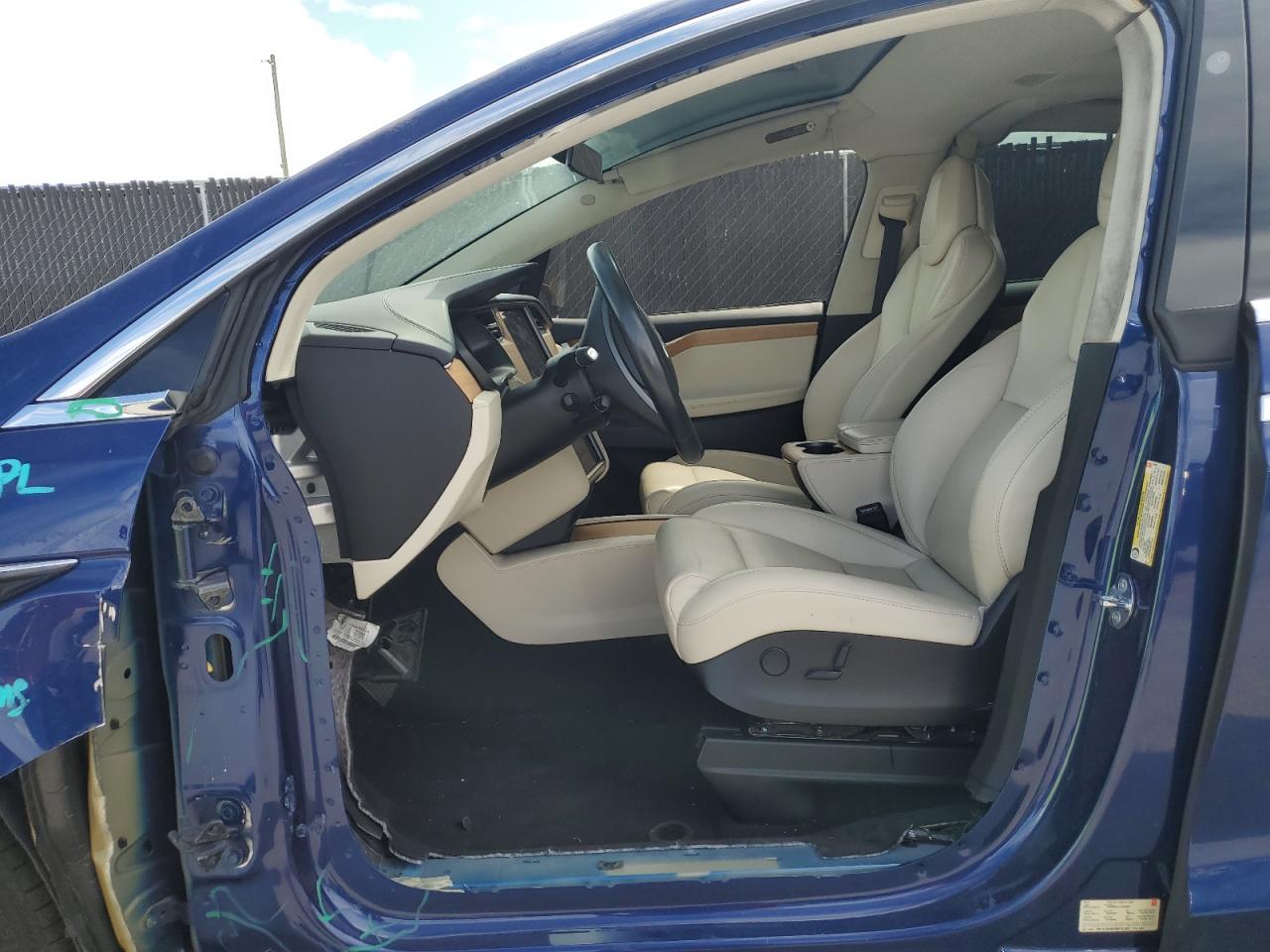 2019 Tesla Model X VIN: 5YJXCBE28KF151653 Lot: 85542765