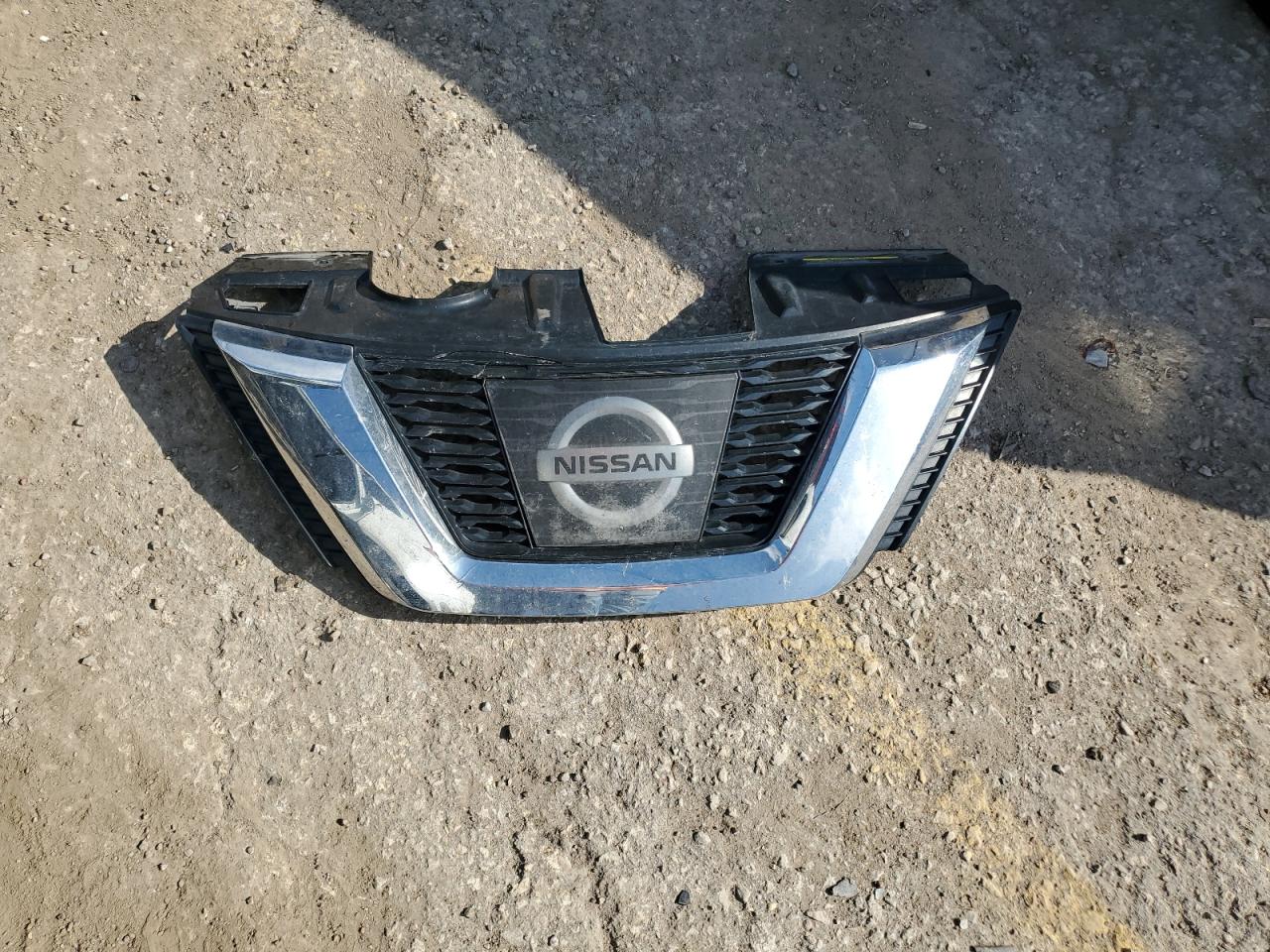 2017 Nissan Rogue S VIN: KNMAT2MT2HP589969 Lot: 85863405