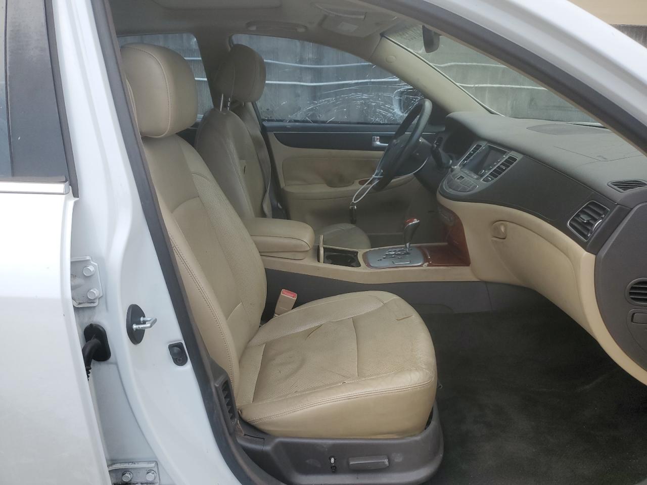 2013 Hyundai Genesis 3.8L VIN: KMHGC4DD0DU220744 Lot: 86587855