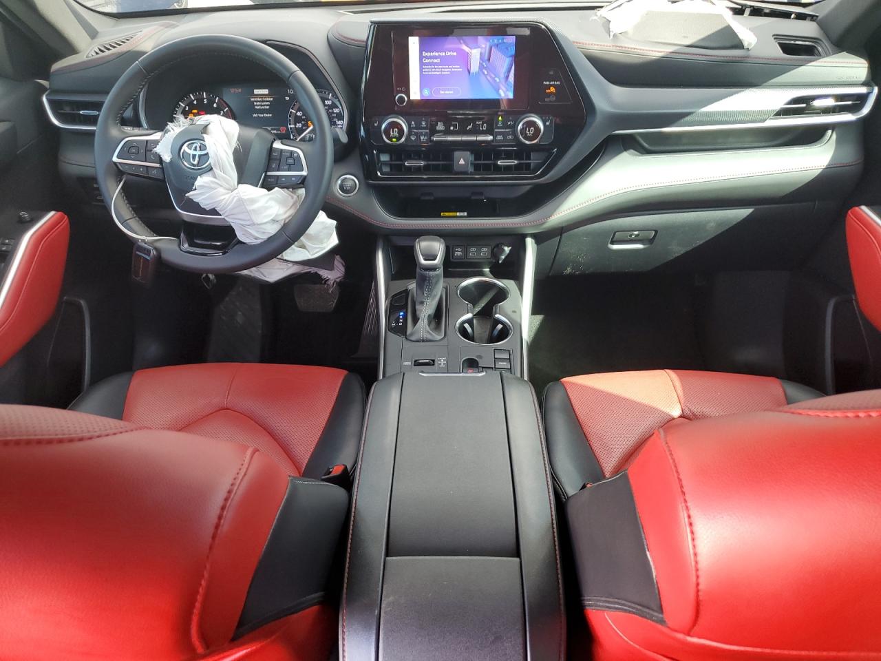 2024 Toyota Highlander Le VIN: 5TDKDRAH8RS546156 Lot: 82252025