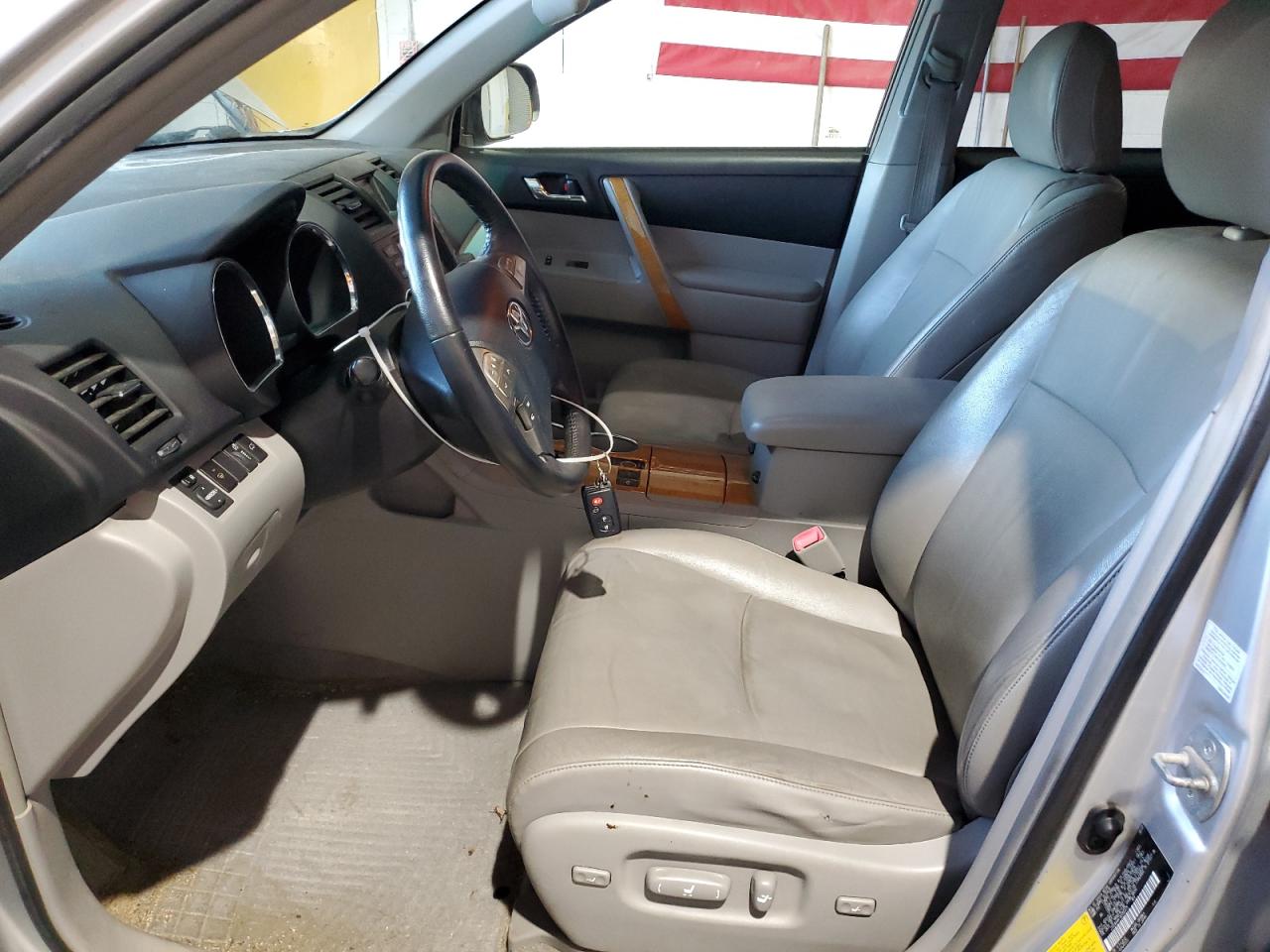 2008 Toyota Highlander Hybrid Limited VIN: JTEEW44A182000275 Lot: 86664195