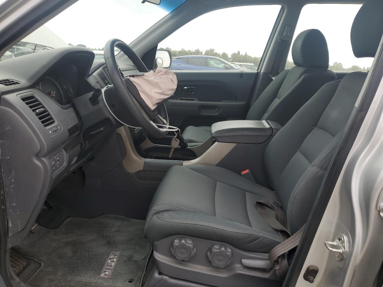 2007 Honda Pilot Lx VIN: 5FNYF18197B021638 Lot: 84471175