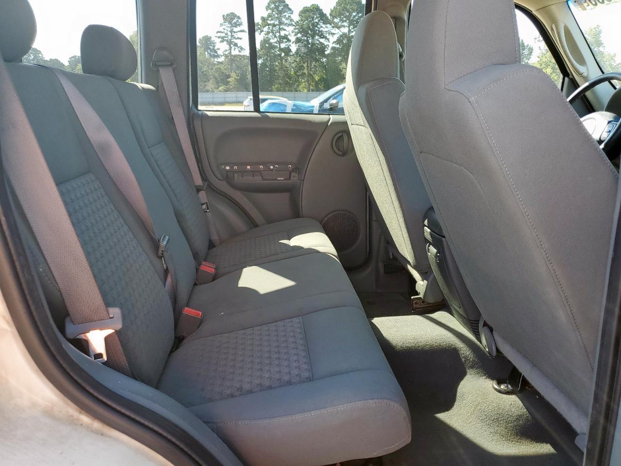 2006 Jeep Liberty Sport VIN: 1J4GL48KX6W236450 Lot: 82310035