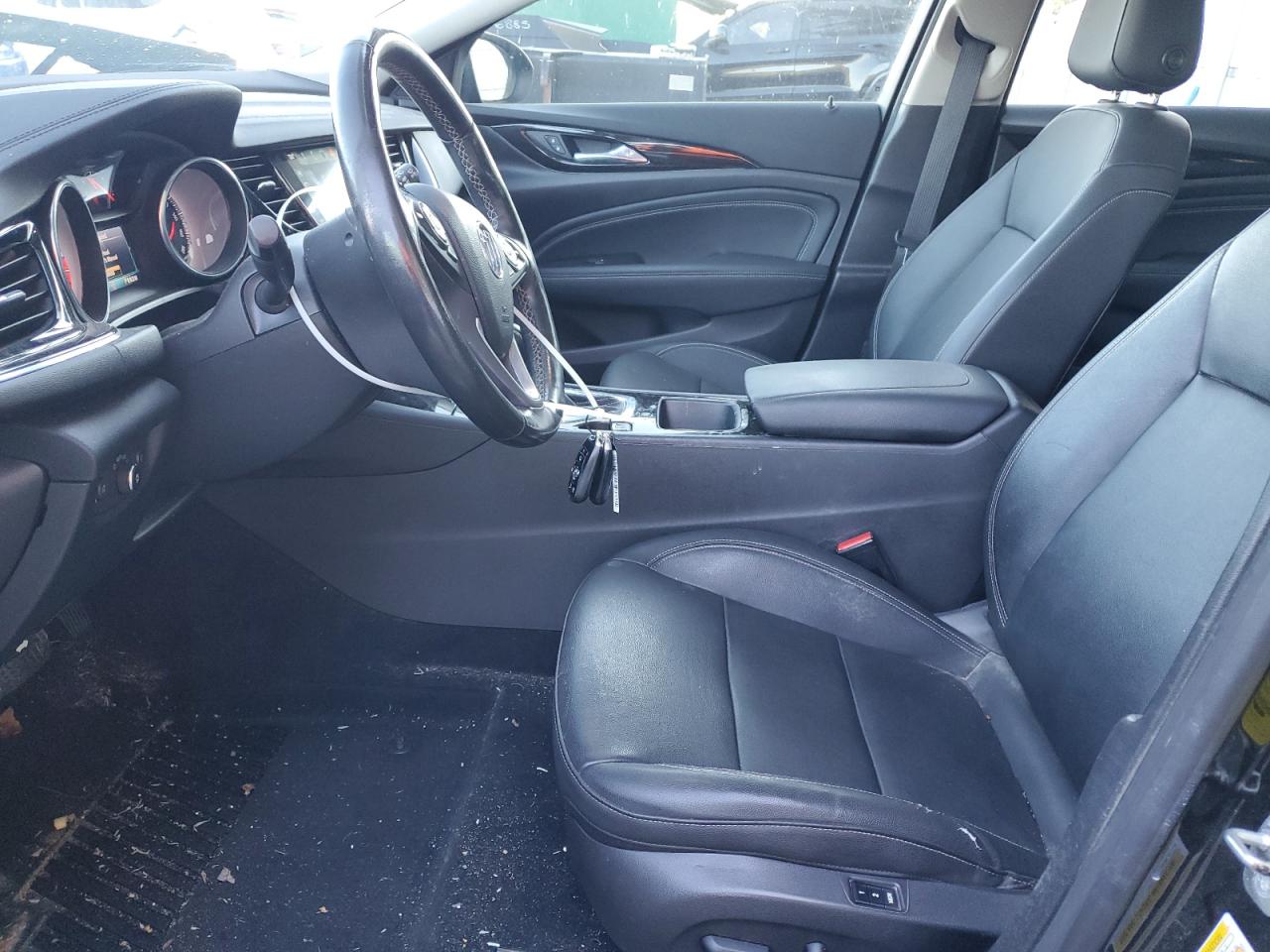 2018 Buick Regal Tourx Essence VIN: W04GV8SX7J1116259 Lot: 81977415