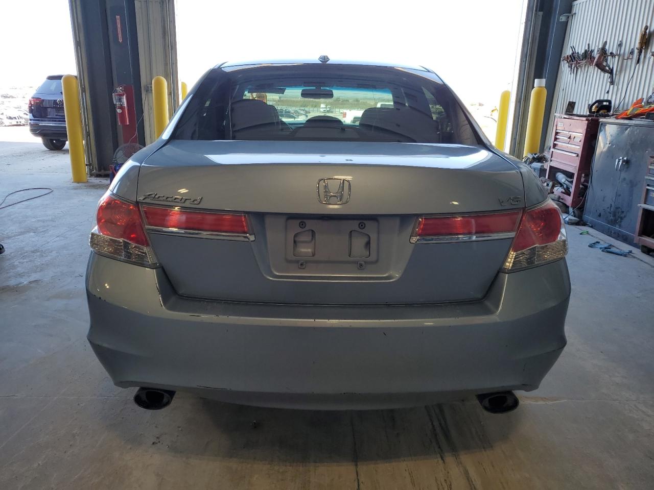 2011 Honda Accord Exl VIN: 1HGCP3F88BA024357 Lot: 82330665