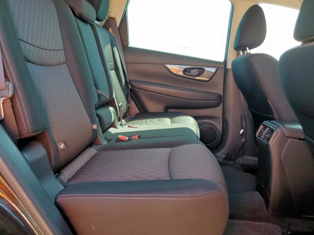 2019 Nissan Rogue S VIN: JN8AT2MT1KW267230 Lot: 84705265