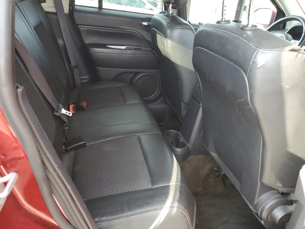 2017 Jeep Compass Latitude VIN: 1C4NJDEB2HD143752 Lot: 90931715