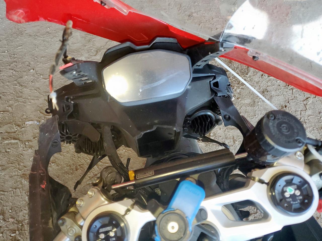 2024 Ducati Panigale V2 VIN: ZDMHAATW2RB014266 Lot: 82387735