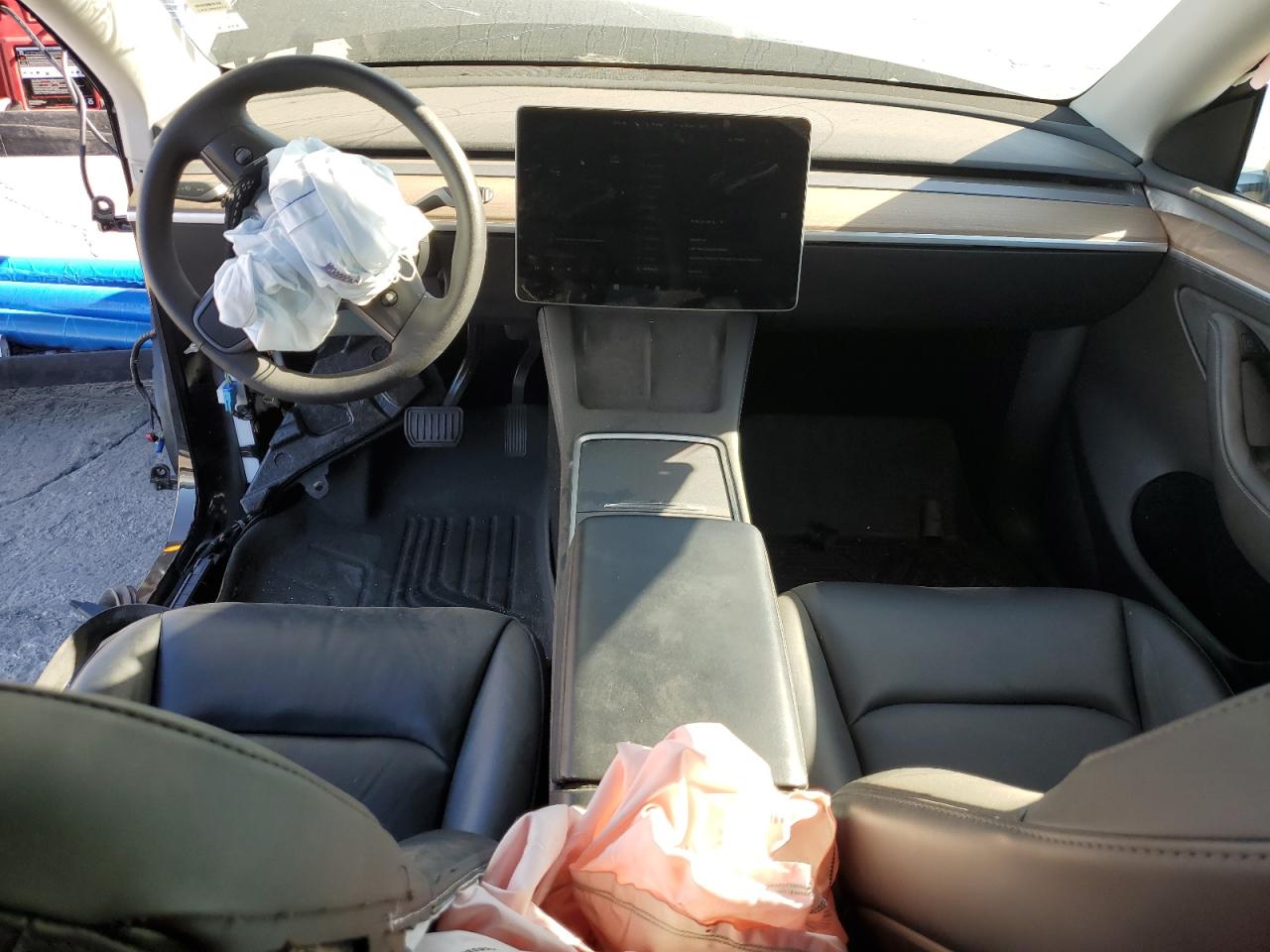 2024 Tesla Model Y VIN: 7SAYGDEE2RF105618 Lot: 90514195