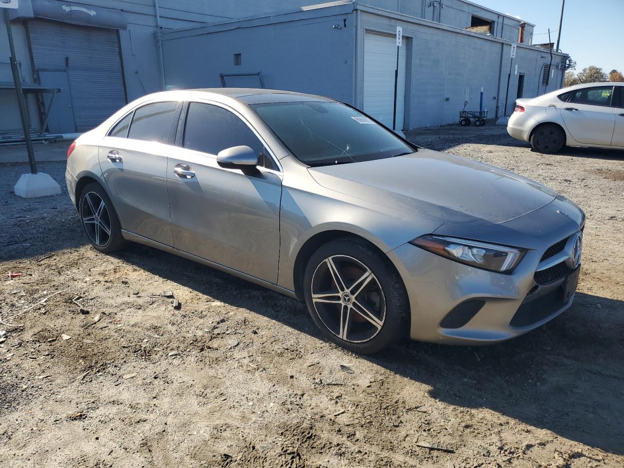 Фото: WDD3G4FBXKW022411