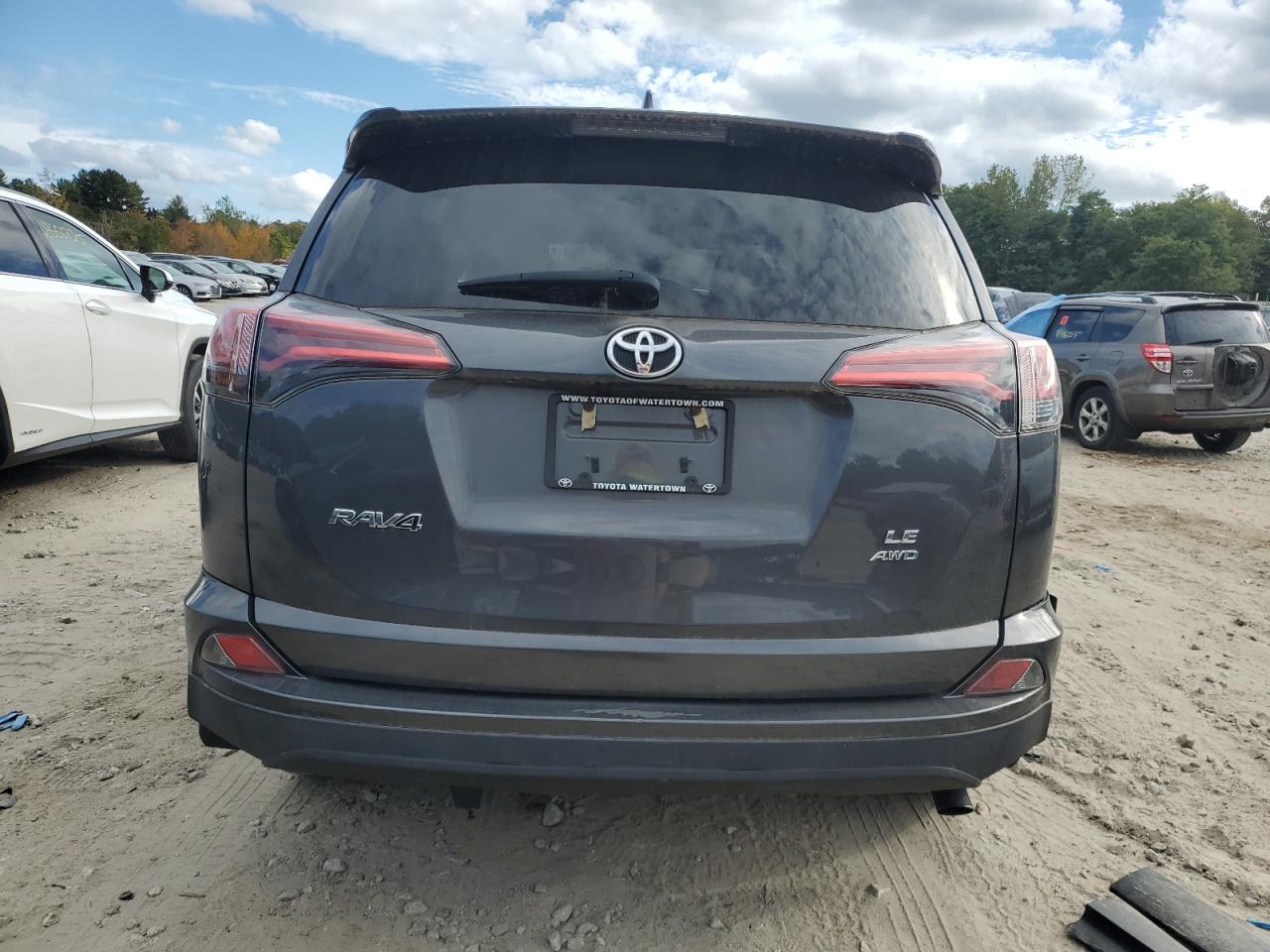 2018 Toyota Rav4 Le VIN: 2T3BFREV7JW845442 Lot: 82320455