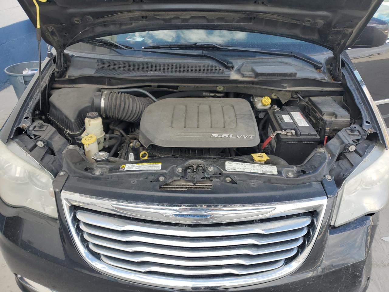 2011 Chrysler Town & Country Touring VIN: 2A4RR5DG4BR775230 Lot: 85944935