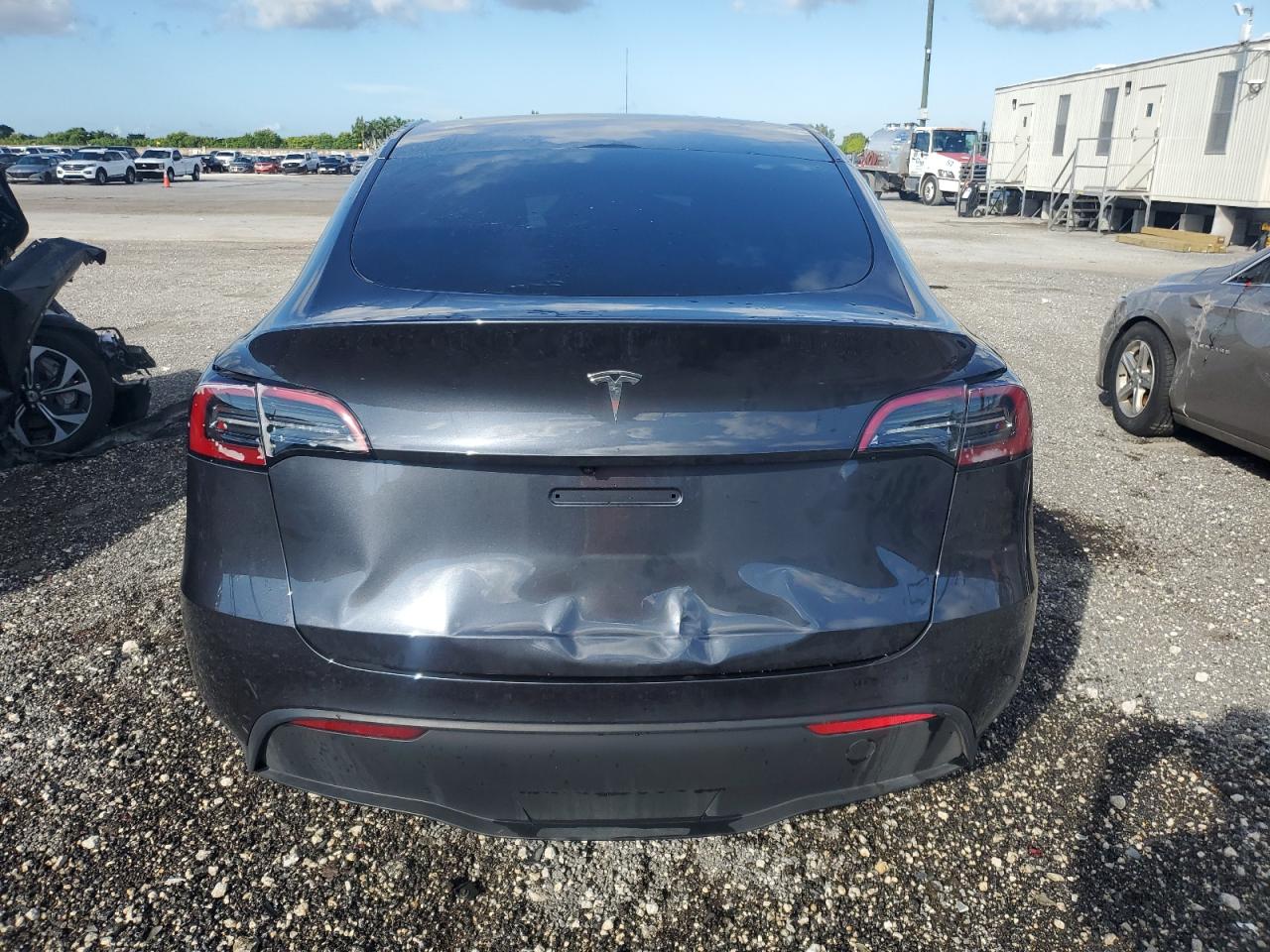 2025 Tesla Model Y VIN: 7SAYGDED1SA365292 Lot: 87414455