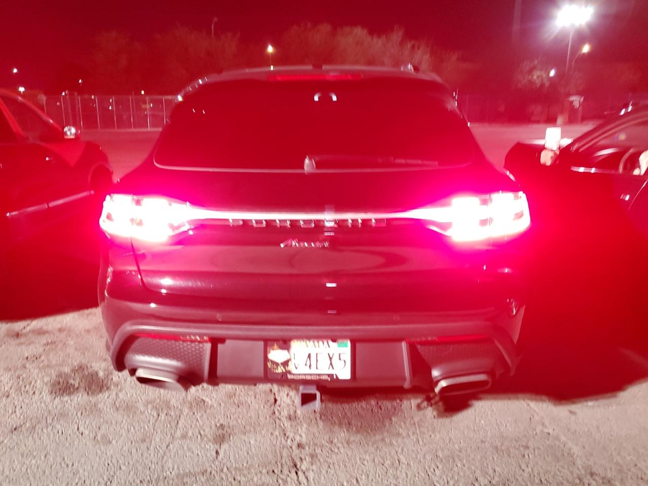 2025 Porsche Macan Base VIN: B00718 Lot: 85382695