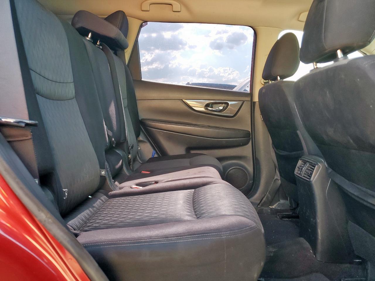 2017 Nissan Rogue S VIN: JN8AT2MTXHW394342 Lot: 85704995