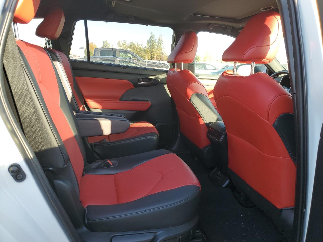 2023 Toyota Highlander L VIN: 5TDKDRBH1PS010838 Lot: 86212265