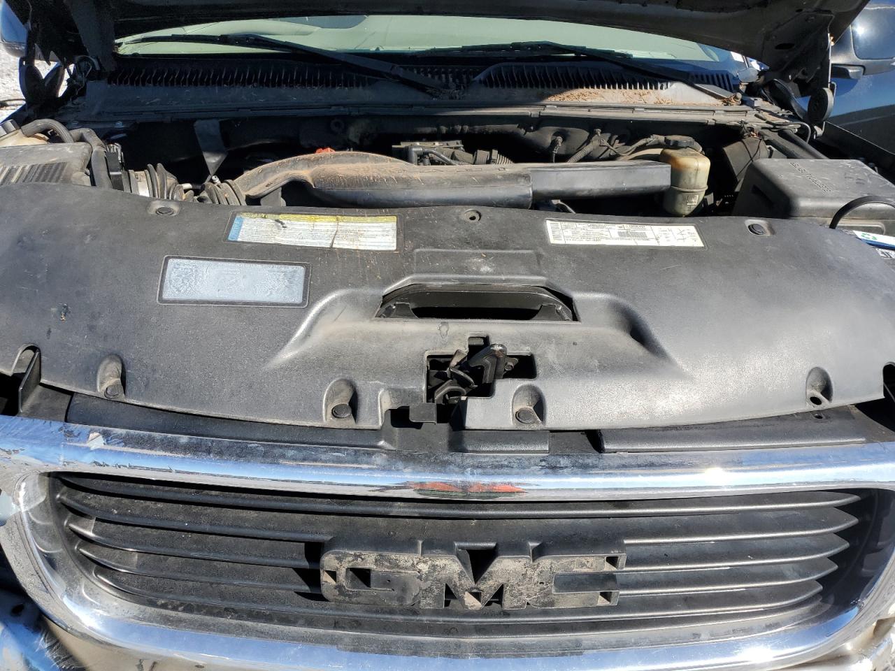 2001 Chevrolet Tahoe C1500 VIN: 1GNEC13T71R129754 Lot: 90677505