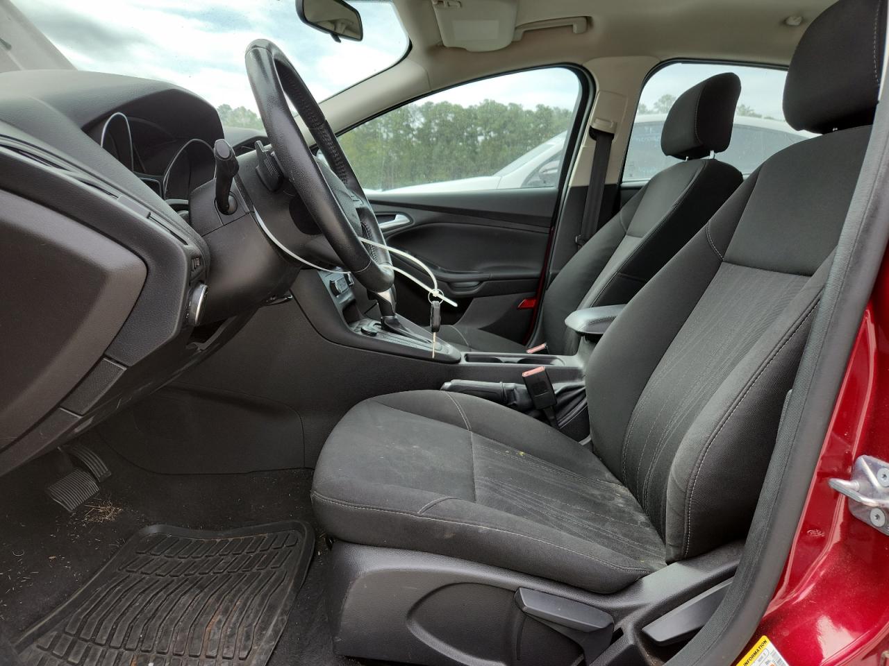 2015 Ford Focus Se VIN: 1FADP3K24FL333215 Lot: 84633365