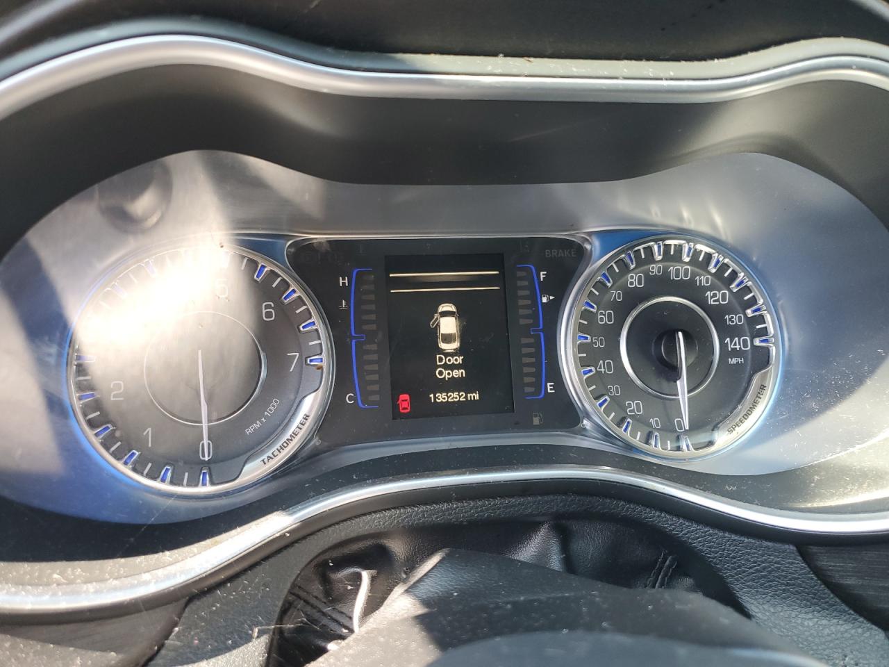 2015 Chrysler 200 Limited VIN: 1C3CCCABXFN751032 Lot: 86064395