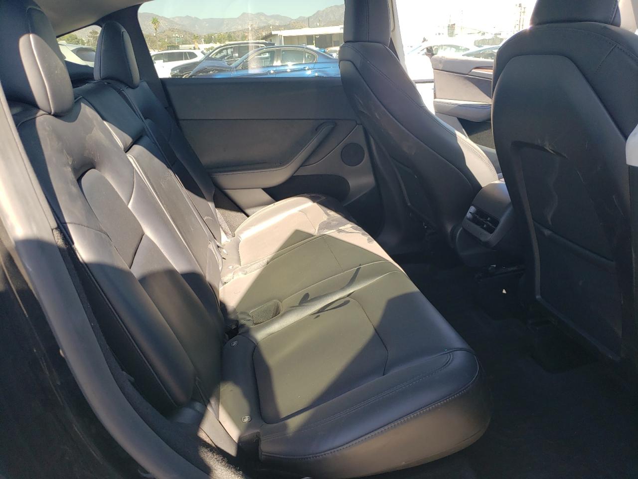 2024 Tesla Model Y VIN: 7SAYGDEE4RF106849 Lot: 90645705