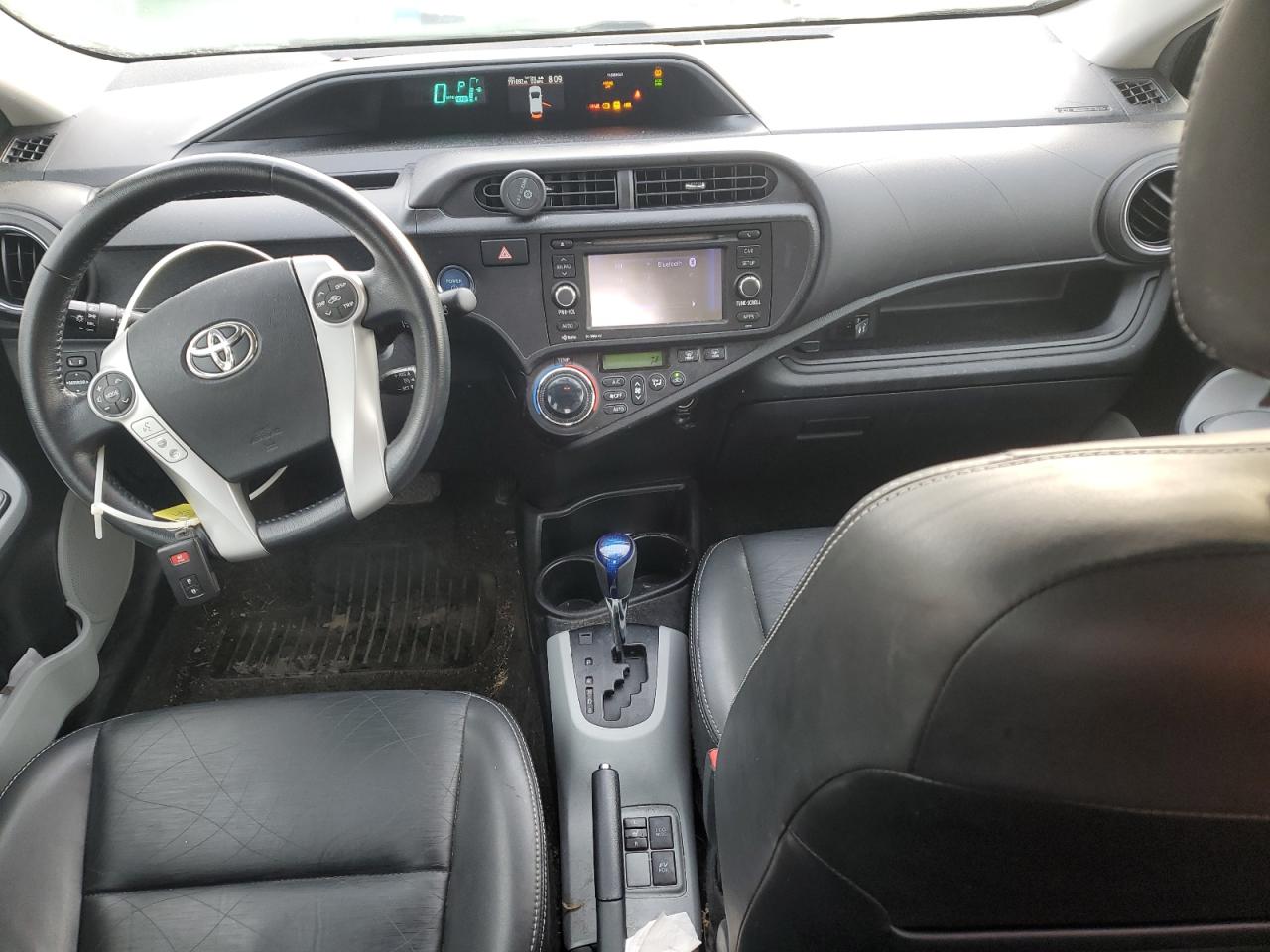 2013 Toyota Prius C VIN: JTDKDTB37D1054126 Lot: 90710165