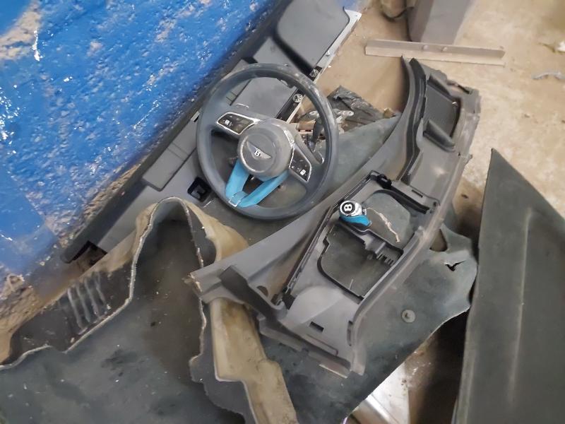 2022 BENTLEY BENTAYGA V