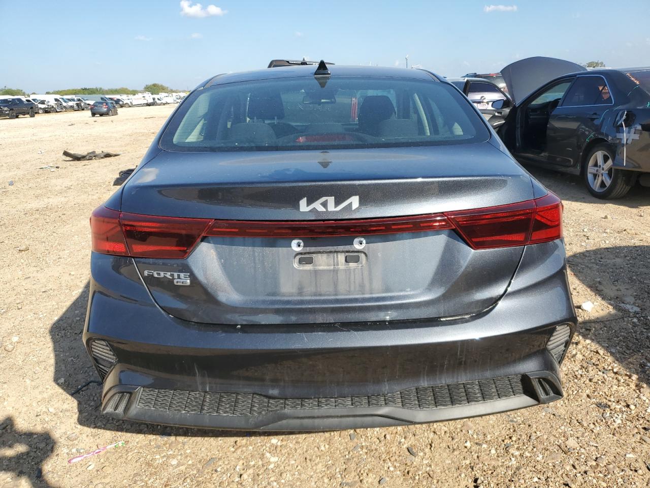 2023 Kia Forte Lx VIN: 3KPF24AD0PE685860 Lot: 87401955