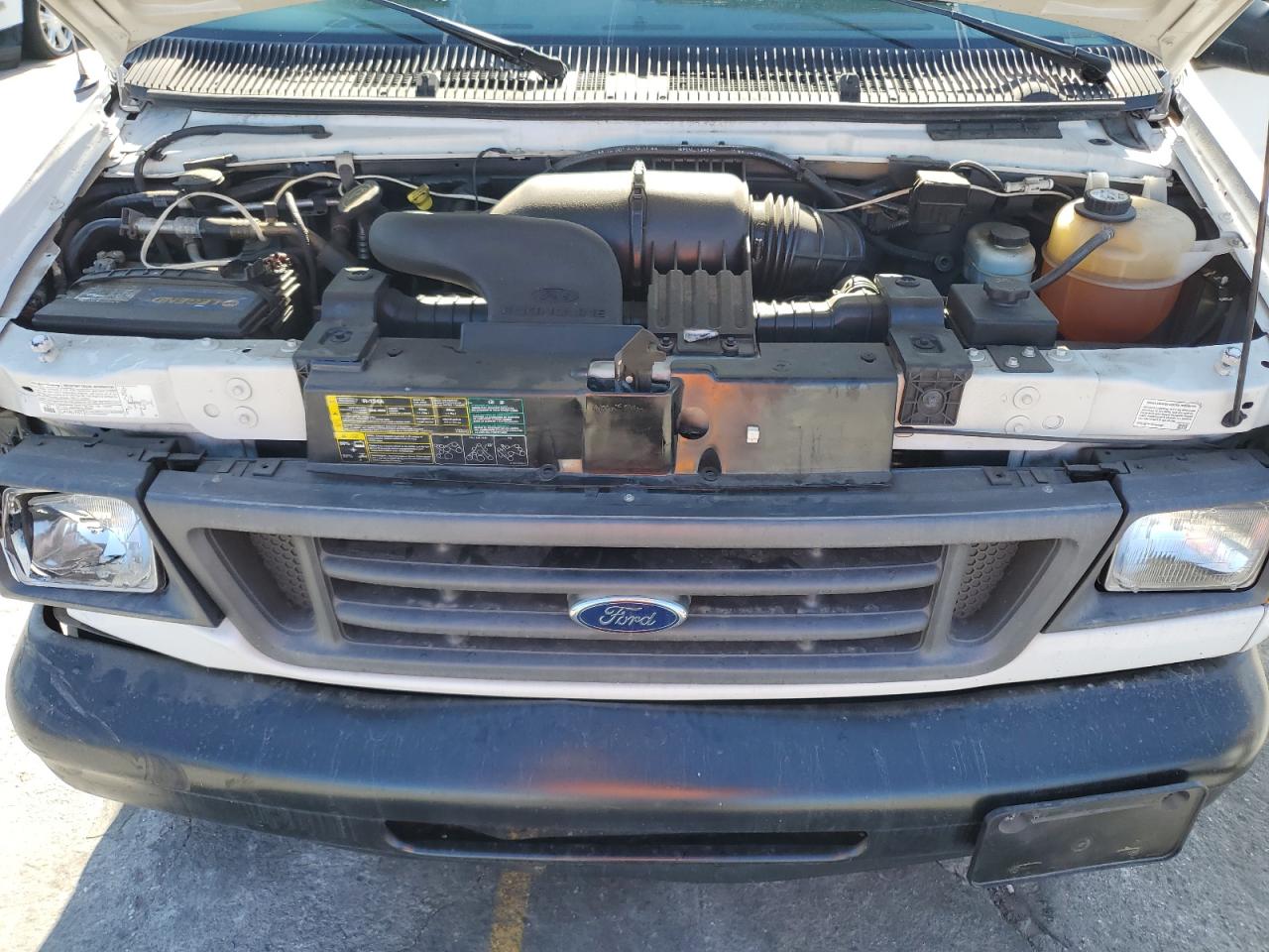 2004 Ford Econoline E350 Super Duty Wagon VIN: 1FBSS31L84HB49247 Lot: 85927295